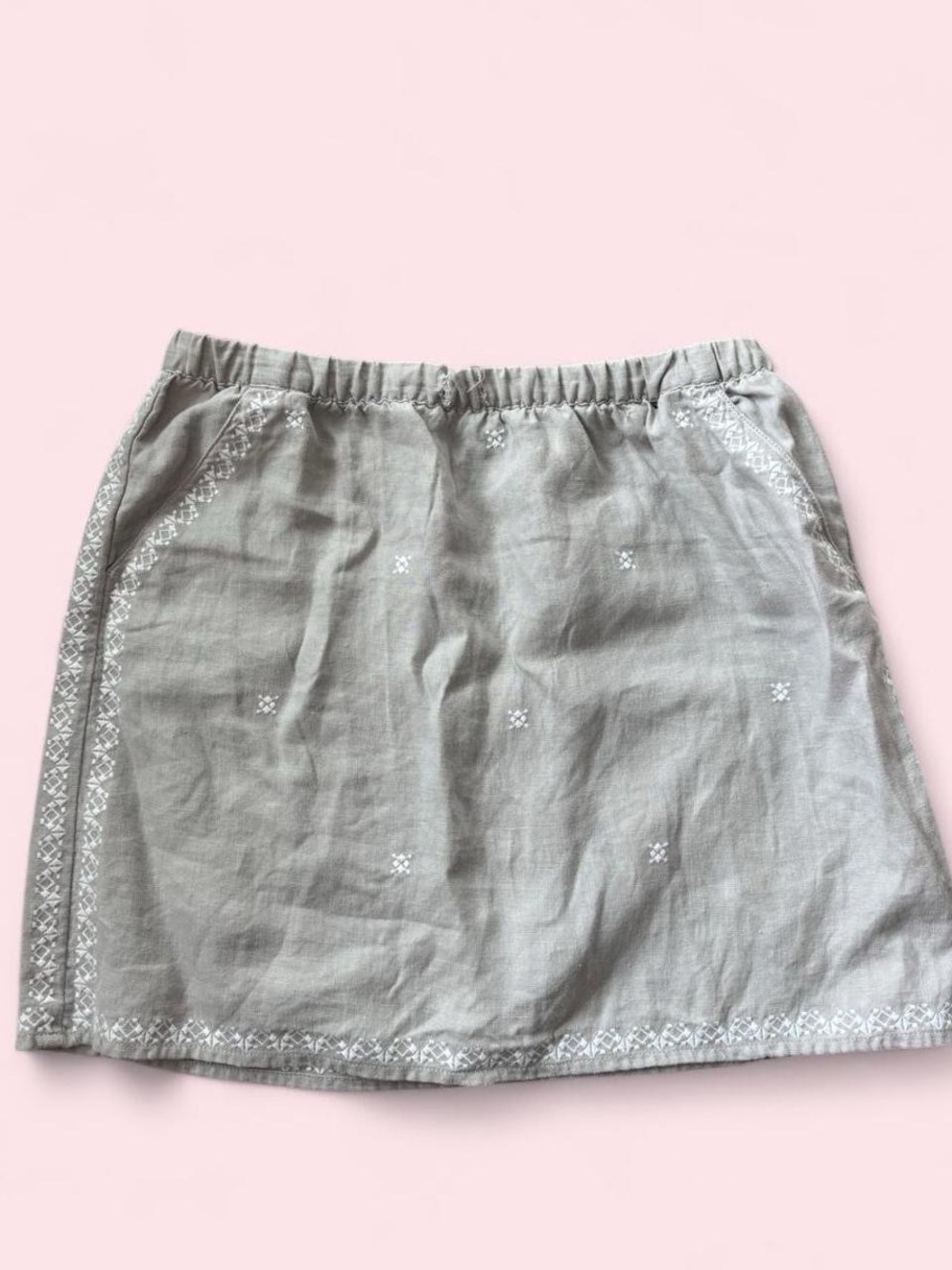 Embroidered Elastic-Waist Linen Skirt in Light Gray